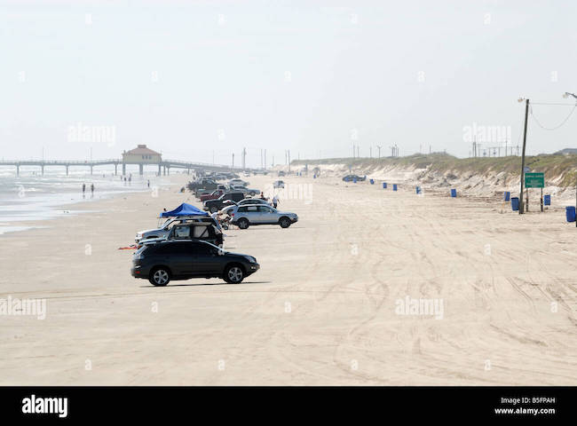 Cars on beach at South Padre, Texas <br />https://www.alamy.com/stock-photo-cars-on-the-beach-of-padre-island-southern-texas-usa-20630473.html