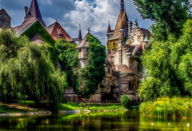 Budapest_Hungary_Castles_497729.jpg